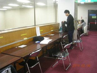 川崎市立宮前図書館の自習室
